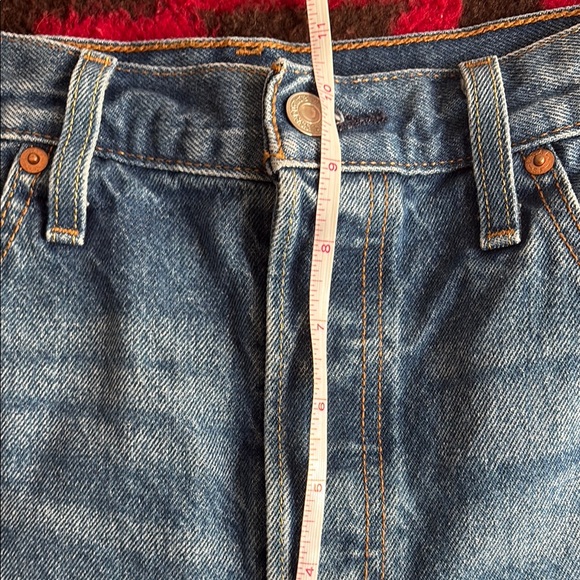 Levi's 501 Mid-Thigh High Rise Shorts - Picture 3 of 6